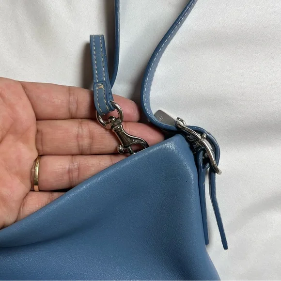 Coach vintage Leather Shoulder Bag - Picture 7 of 11